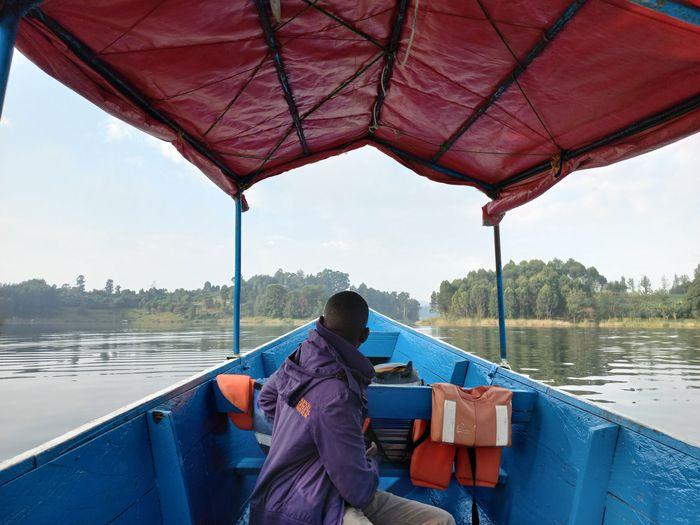 Boat tour lake Bunyonyi